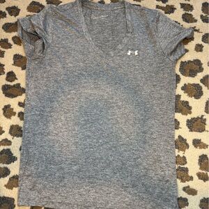 Under Armour Women’s Fit Gray T-Shirt